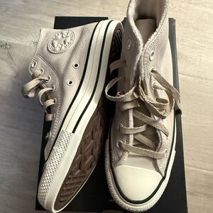 New Converse Chuck Taylor High-Top All Star Size 7.5
